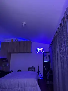 sue   0 online show from March 12, 11:22 pm