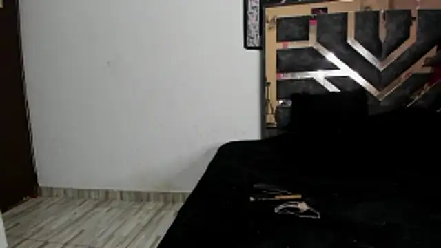 Snapshot of little_cataleya chatting on October 15, 6:52 pm little cataleya online show from October 15, 6:52 pm