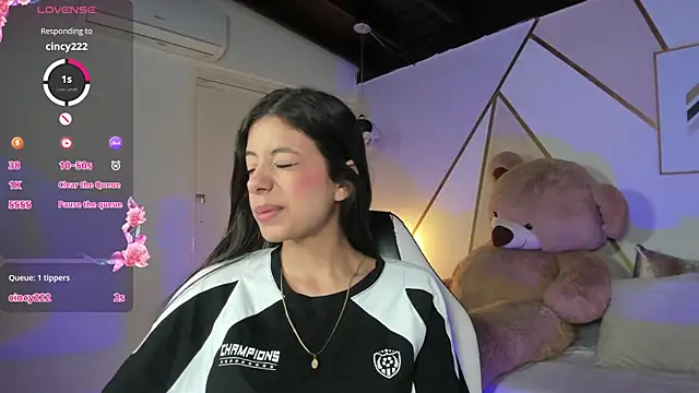 coraltaylor online show from December 7, 3:52 pm