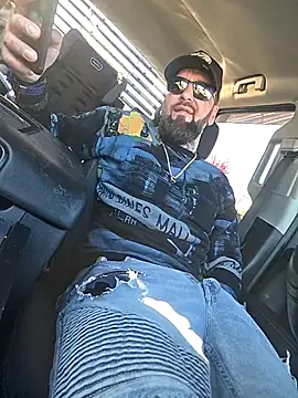 Beardedtattood online show from October 14, 1:45 pm