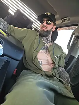 Beardedtattood online show from October 29, 1:13 pm