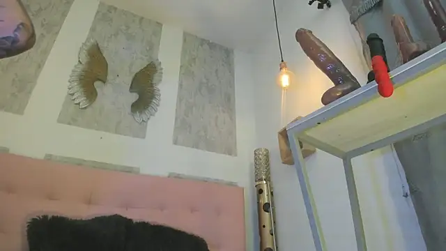 Snapshot of zhamira_21 chatting on February 13, 8:49 pm zhamira 21 online show from February 13, 8:49 pm