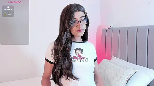 Lararose01 online show from November 10, 4:22 am