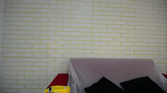 ricura mily online show from October 31, 7:20 am