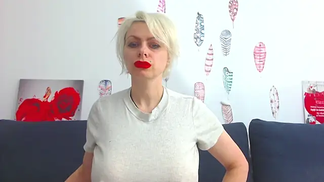 ForeverBarbie  online show from March 21, 3:33 am