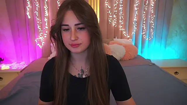 GentleAdellee online show from December 18, 1:50 pm