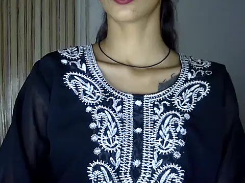 Snapshot of MAAYRA_09 chatting on September 20, 3:35 pm MAAYRA 09 online show from September 20, 3:35 pm