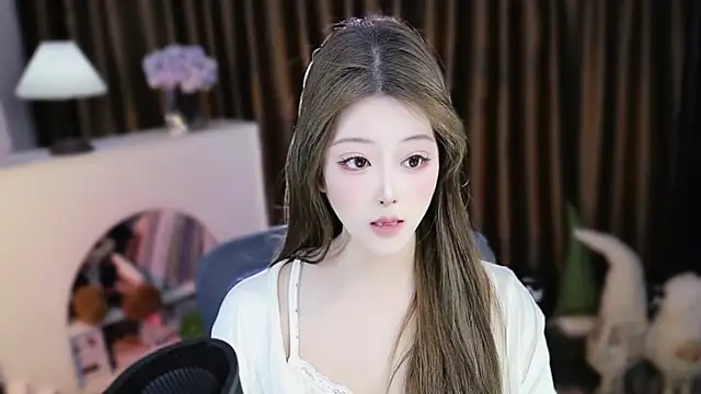 Arwyn-rr online show from March 29, 1:00 pm