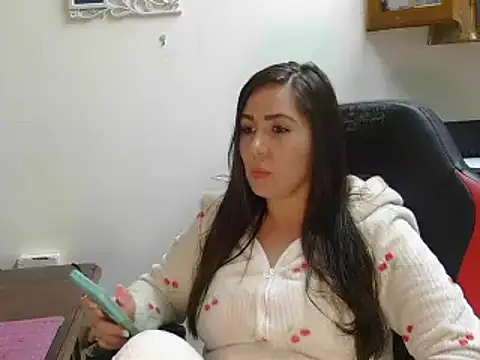 Kiara zoya online show from January 21, 9:15 pm