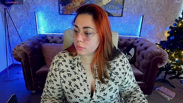 Snapshot of Kittywakee chatting on December 30, 6:53 am Kittywakee online show from December 30, 6:53 am
