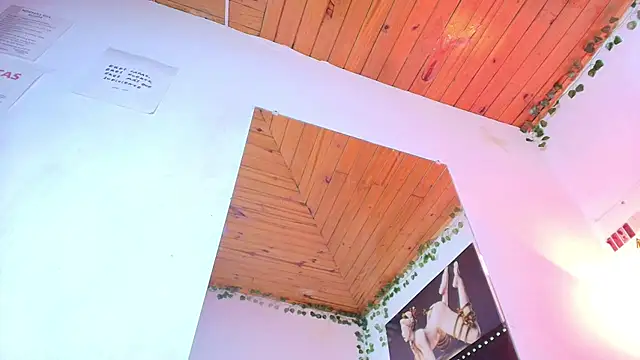 Naia x online show from February 5, 8:02 pm