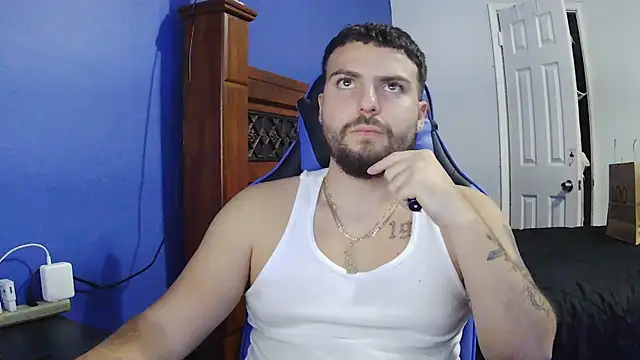 Snapshot of MasterKvn chatting on February 12, 8:38 am MasterKvn online show from February 12, 8:38 am