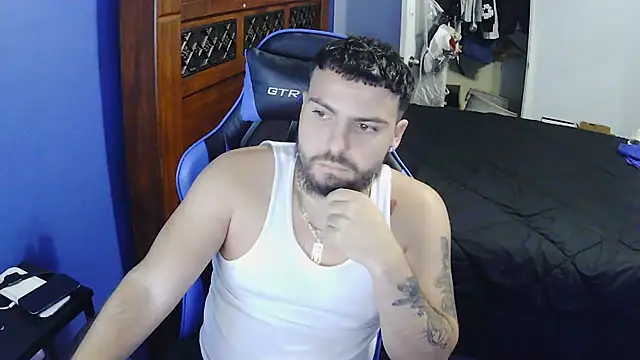 Snapshot of MasterKvn chatting on March 7, 5:51 am MasterKvn online show from March 7, 5:51 am