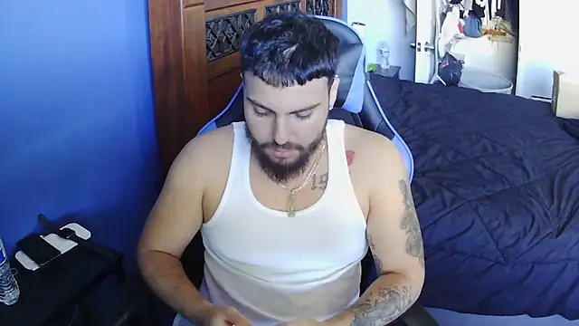 Snapshot of MasterKvn chatting on March 19, 7:27 pm MasterKvn online show from March 19, 7:27 pm