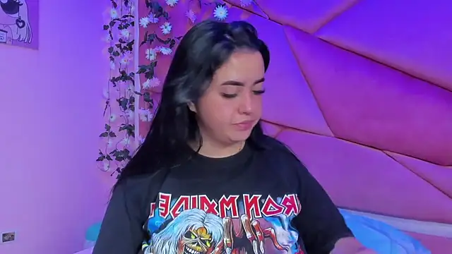 Victoria Rossy online show from December 15, 7:40 pm