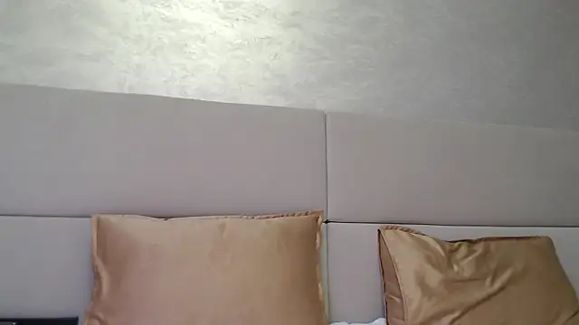 MiaRie online show from November 4, 3:55 pm