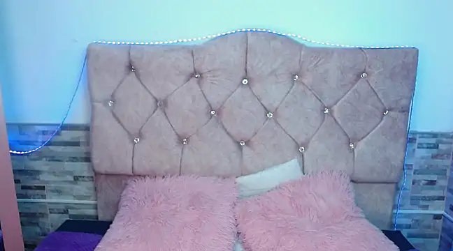 Snapshot of elizabethcooper chatting on January 14, 11:16 pm elizabethcooper online show from January 14, 11:16 pm