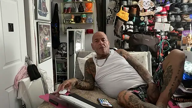 joeytatts66 online show from February 17, 3:14 am