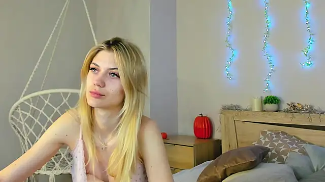 Cherry Price online show from May 25, 11:11 pm