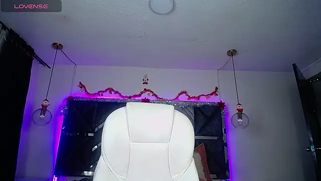 MIA YOURHOTTIE online show from December 16, 4:34 am