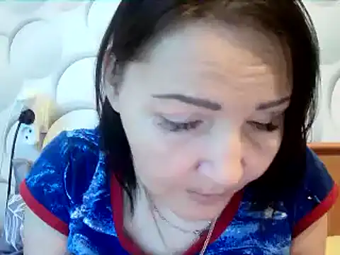 ClaireSunset online show from April 19, 5:12 pm