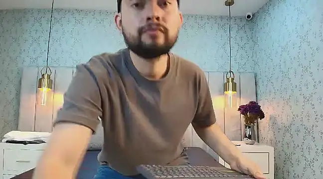 Snapshot of Leandro_GB chatting on January 30, 7:48 pm Leandro GB online show from January 30, 7:48 pm