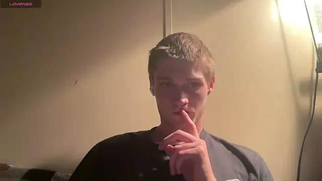 Snapshot of anomalies_ig chatting on April 3, 3:48 am anomalies ig online show from April 3, 3:48 am