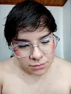 Snapshot of amalia_love chatting on December 5, 2:22 pm amalia love online show from December 5, 2:22 pm