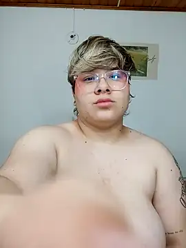 Snapshot of amalia_love chatting on February 23, 2:04 pm amalia love online show from February 23, 2:04 pm