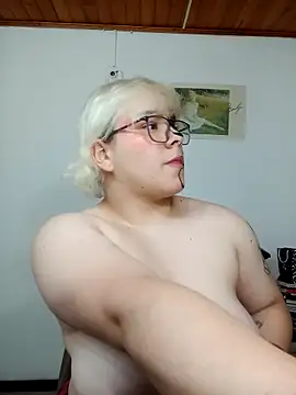 Snapshot of amalia_love chatting on November 1, 8:00 pm amalia love online show from November 1, 8:00 pm