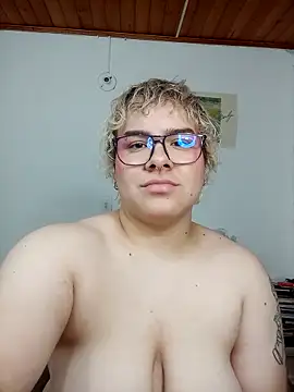 Snapshot of amalia_love chatting on November 25, 3:34 pm amalia love online show from November 25, 3:34 pm