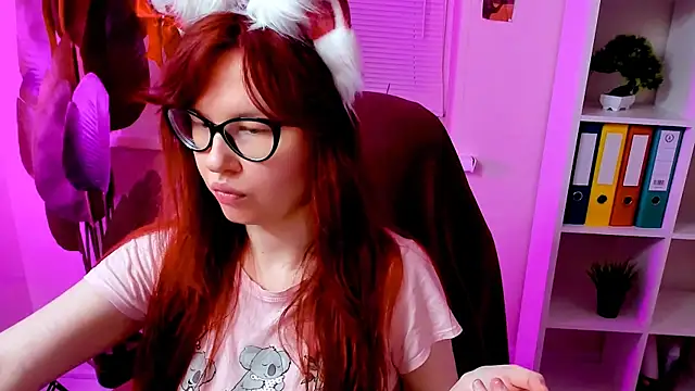 CarolGiggly online show from November 4, 7:18 am