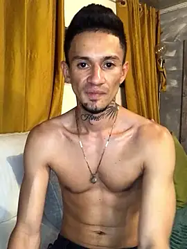 Snapshot of thekingofpleasure1 chatting on December 6, 2:24 am thekingofpleasure1 online show from December 6, 2:24 am
