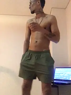 Snapshot of thekingofpleasure1 chatting on September 20, 9:32 am thekingofpleasure1 online show from September 20, 9:32 am