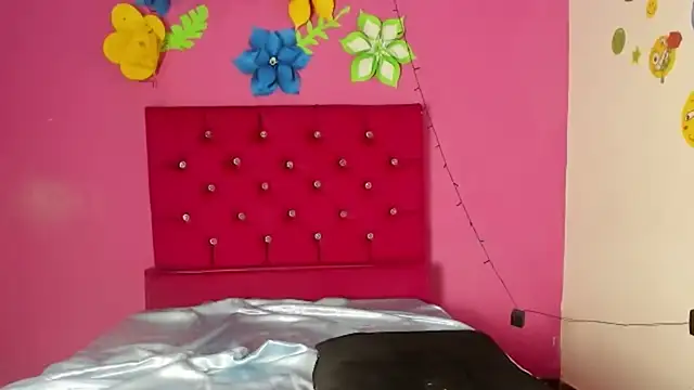 tiffany Bitch online show from December 21, 11:02 pm