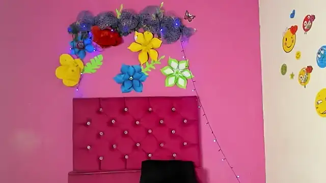 tiffany Bitch online show from December 22, 10:58 pm