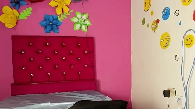 tiffany Bitch online show from December 27, 7:57 pm