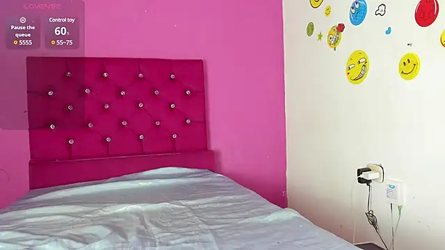 tiffany Bitch online show from March 16, 7:06 pm