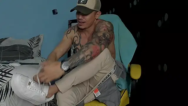 Alex motta online show from November 18, 6:18 am