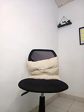 lianisrose online show from March 15, 1:11 am