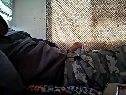 Cantufamily1979 online show from November 30, 2:32 pm