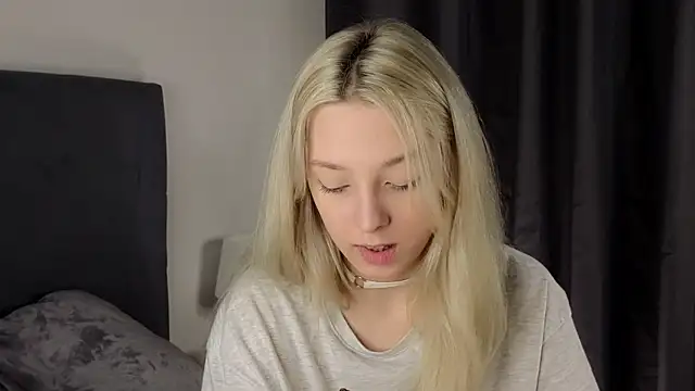 Snapshot of EngelFugler chatting on September 9, 11:10 am EngelFugler online show from September 9, 11:10 am