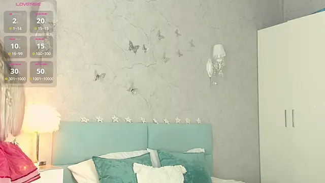 Snapshot of LianaCruz__ chatting on December 27, 7:08 am LianaCruz online show from December 27, 7:08 am