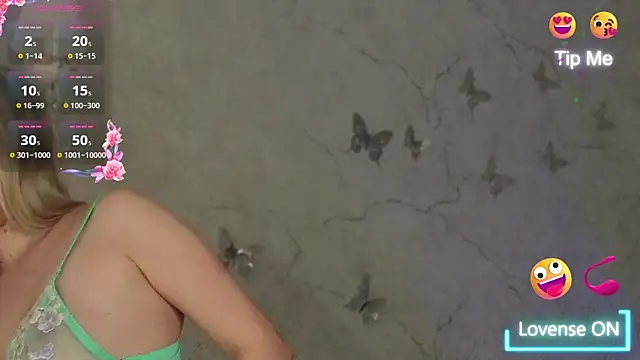 Snapshot of LianaCruz__ chatting on January 31, 5:51 am LianaCruz online show from January 31, 5:51 am