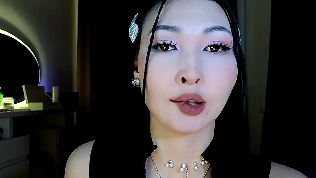 honey yani online show from April 4, 9:12 pm