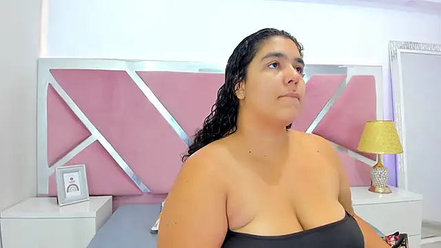 Tiffanymiller00 online show from June 19, 3:49 pm