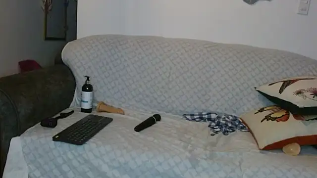 Vanessa Aniston online show from February 13, 7:26 am