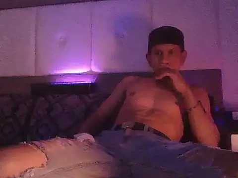 oiram27 online show from December 4, 8:50 pm