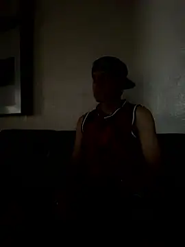 Snapshot of oiram27 chatting on May 26, 6:37 pm oiram27 online show from May 26, 6:37 pm