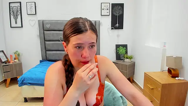 lauren rios7 online show from June 2, 7:05 pm